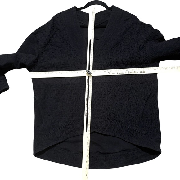 Lululemon Top 6 Oversized Rippled Sweatshirt Black Textured V-Neck Pullover Top - Picture 5 of 6